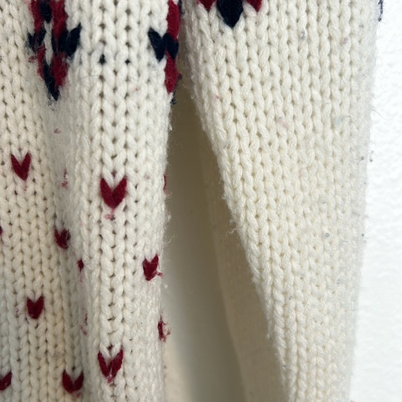 Classic Casuals Off White Sweater - Picture 4 of 6